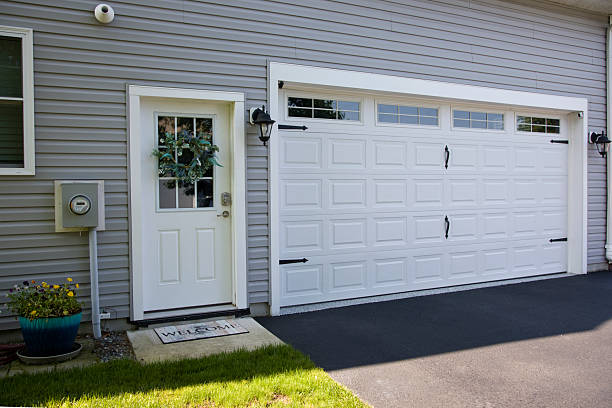 24/7 Emergency Garage Door Panel Replacement experts in Gueydan, LA